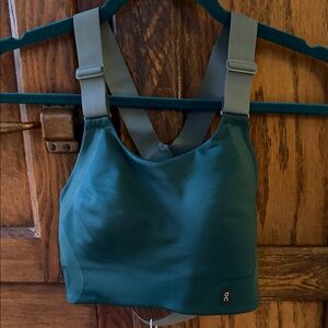 On “Performance Flex” Bra color Spirulina/Olive